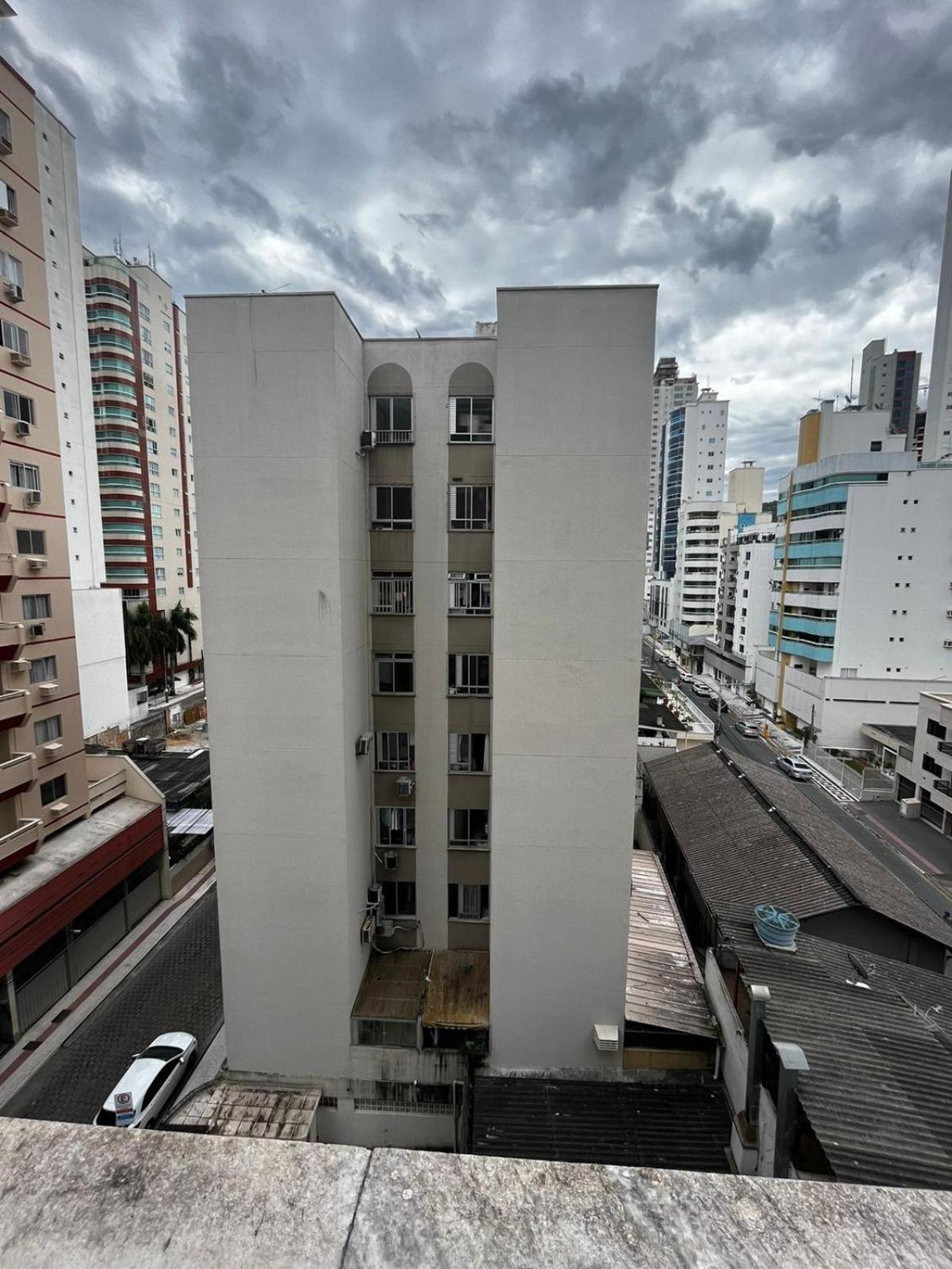 Proximo Da E Atlantico Shopping
